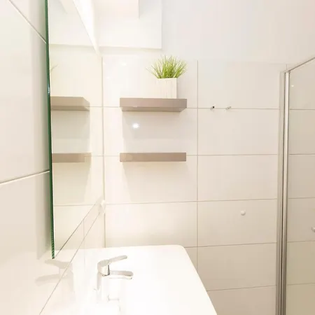 Lord Nelson 601 Apartment